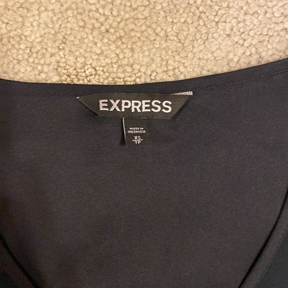 Express Top - Picture 2 of 4